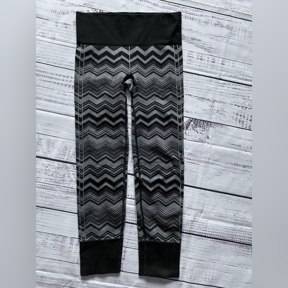Ebb to Street Heathered Slate  black gray chevron leggings Lululemon 4 6 - Picture 4 of 8